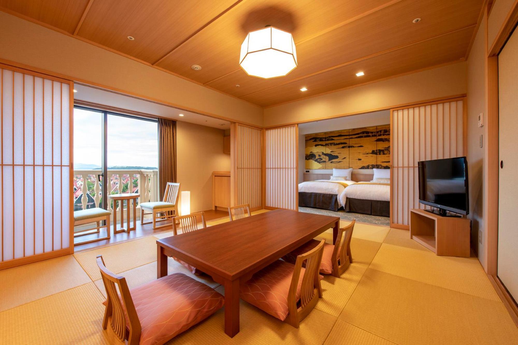Hotel Okura Jr Huis Ten Bosch Sasebo Exterior foto A Japanese-style room at the hotel