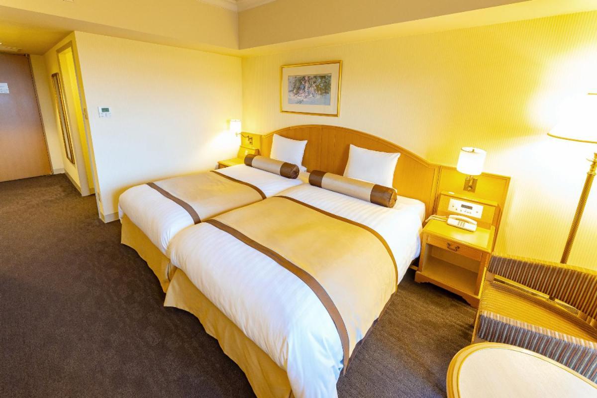 Hotel Okura Jr Huis Ten Bosch Sasebo Exterior foto A typical hotel room